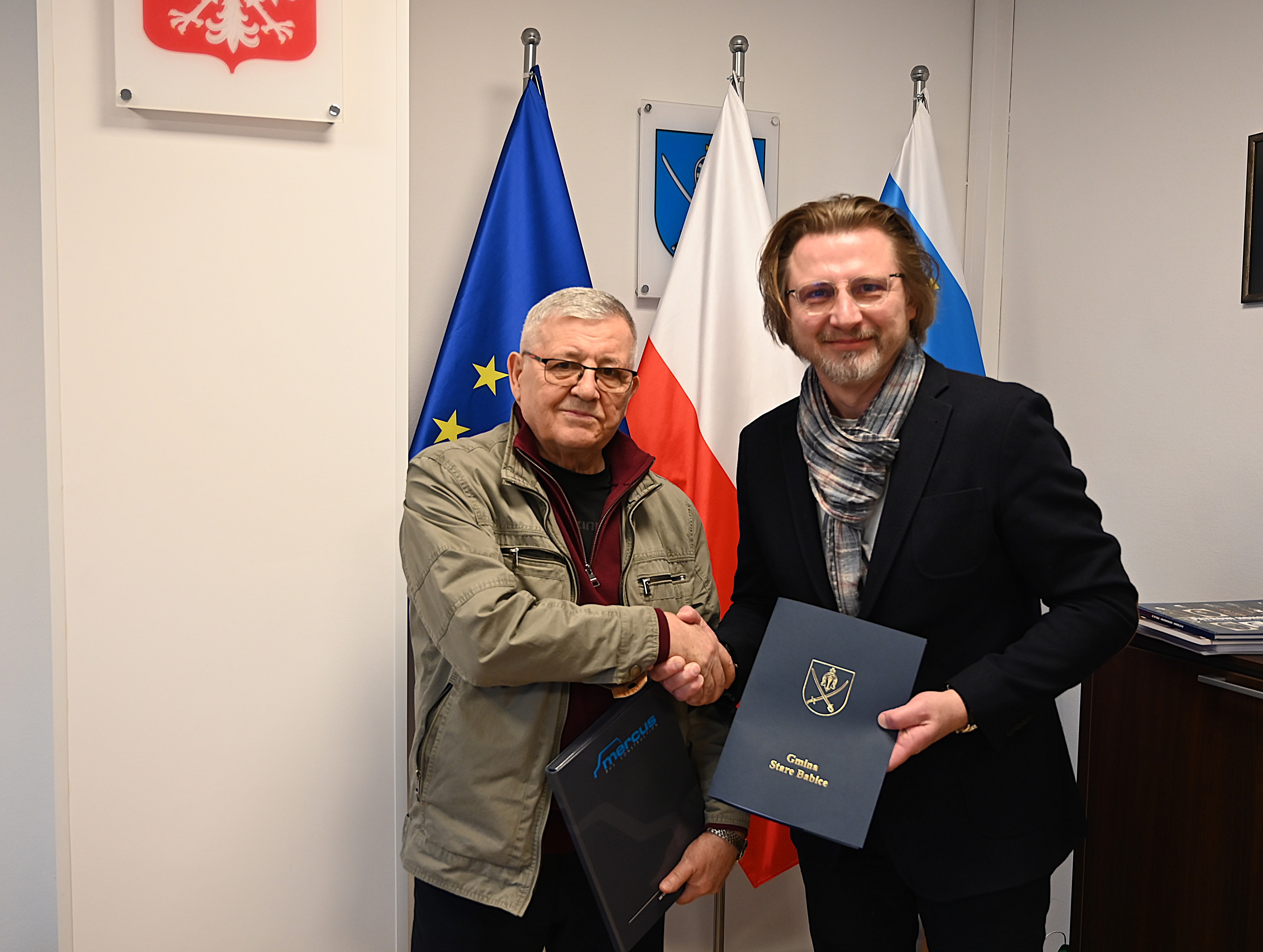 Podpisanie umowy na zakup drugiego autobusu szkolnego