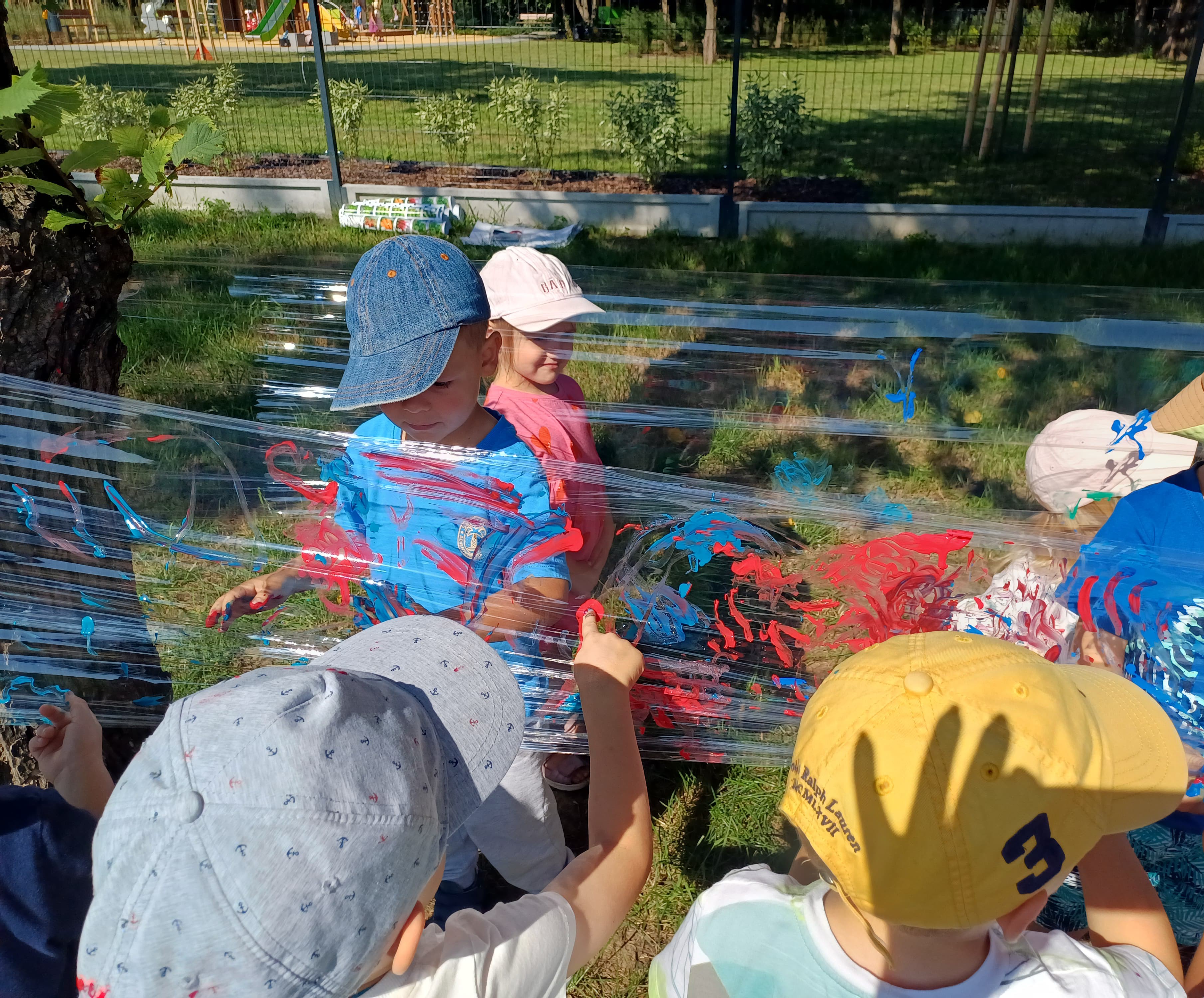 „Małe odkrycia, wielka radość” – lato w przedszkolu