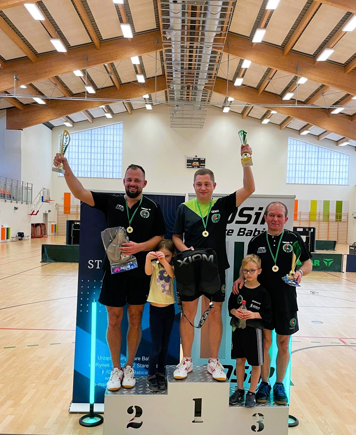 🏓 Rozgrywki w tenisa stołowego w hali GOSiR Stare Babice